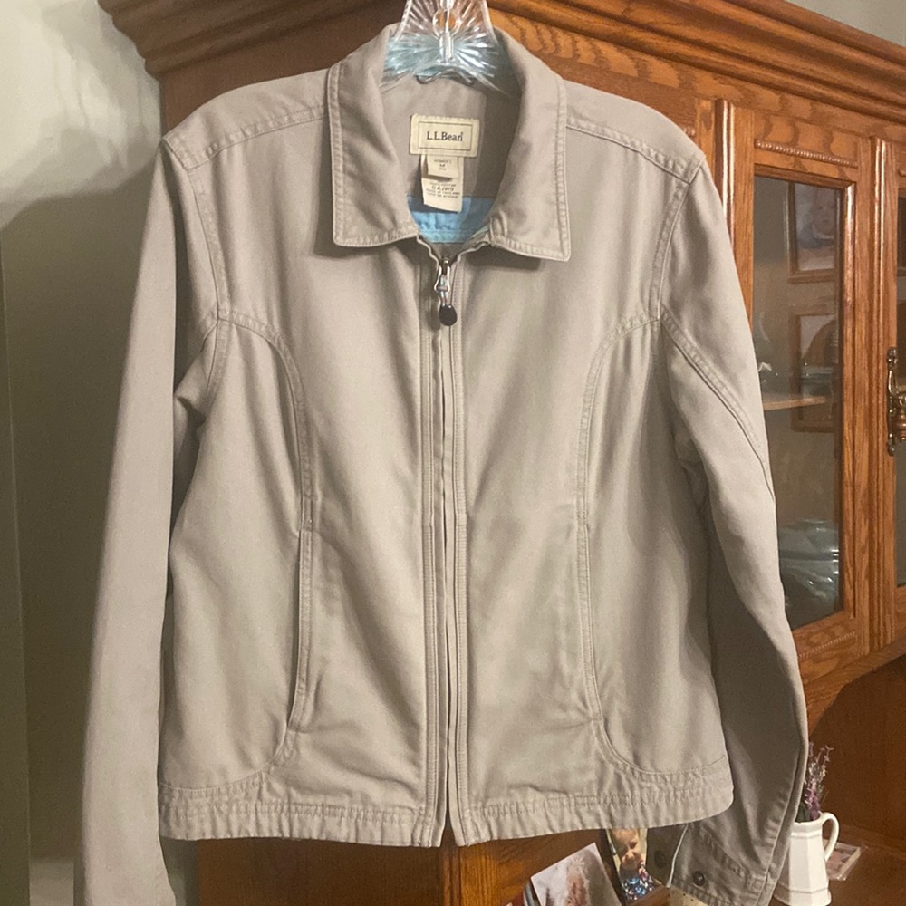 Barely worn womens LL bean size medium jacket